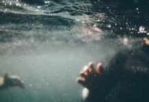 У Вінниці з річки Південний Буг дістали тіло 18-річного хлопця