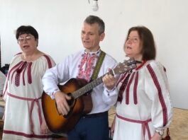 «Липневий акорд для нескорених»: у Вінниці волонтерів підтримали творчим концертом
