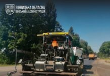 Ремонт доріг на Вінниччині: поблизу Козятина та Кальника оновили тисячі квадратних метрів покриття