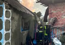 На Вінниччині через блискавки загорілися будинок, гараж і господарська споруда