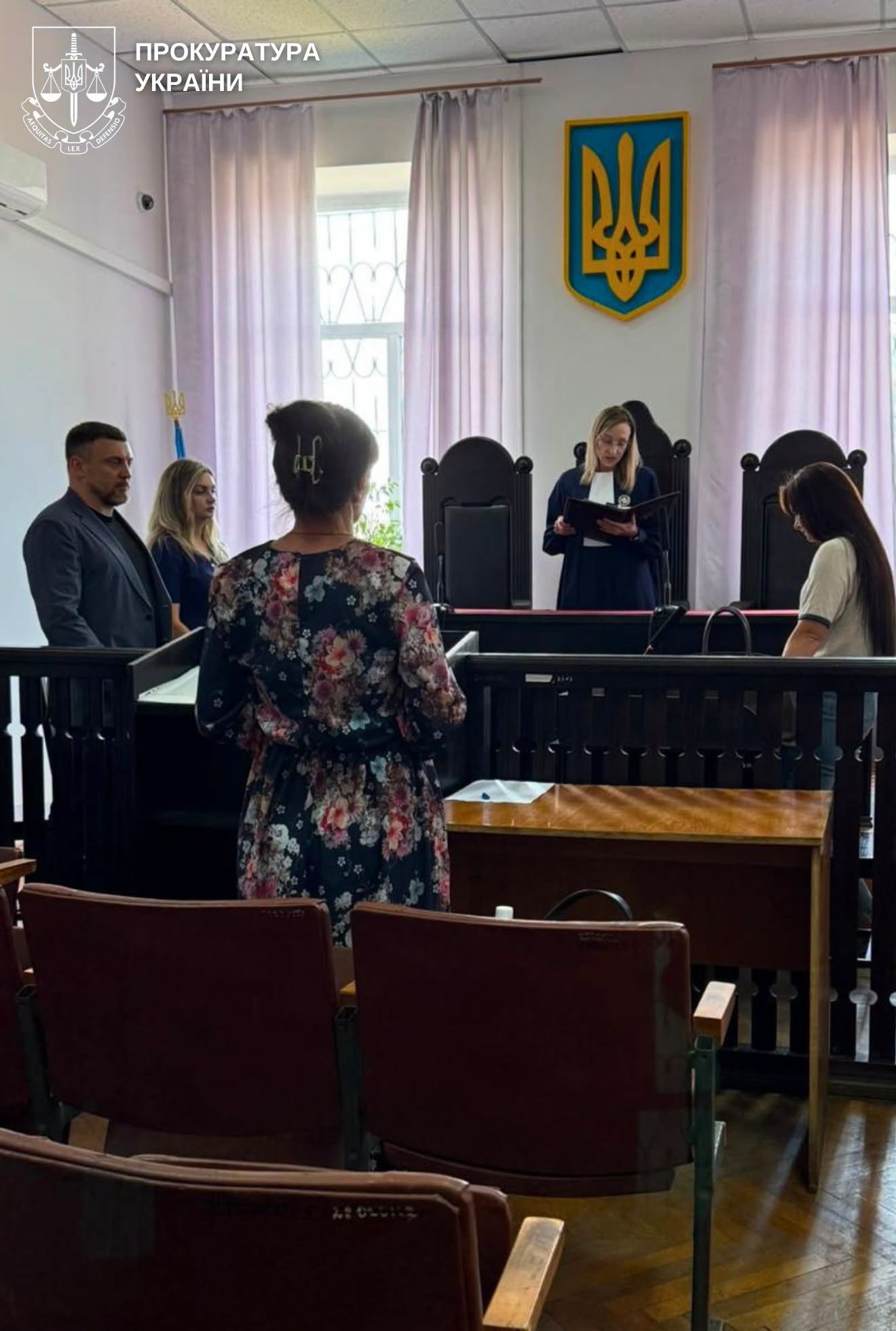 На Вінниччині вітчима засудили до 9 років за зґвалтування 14-річної падчерки
