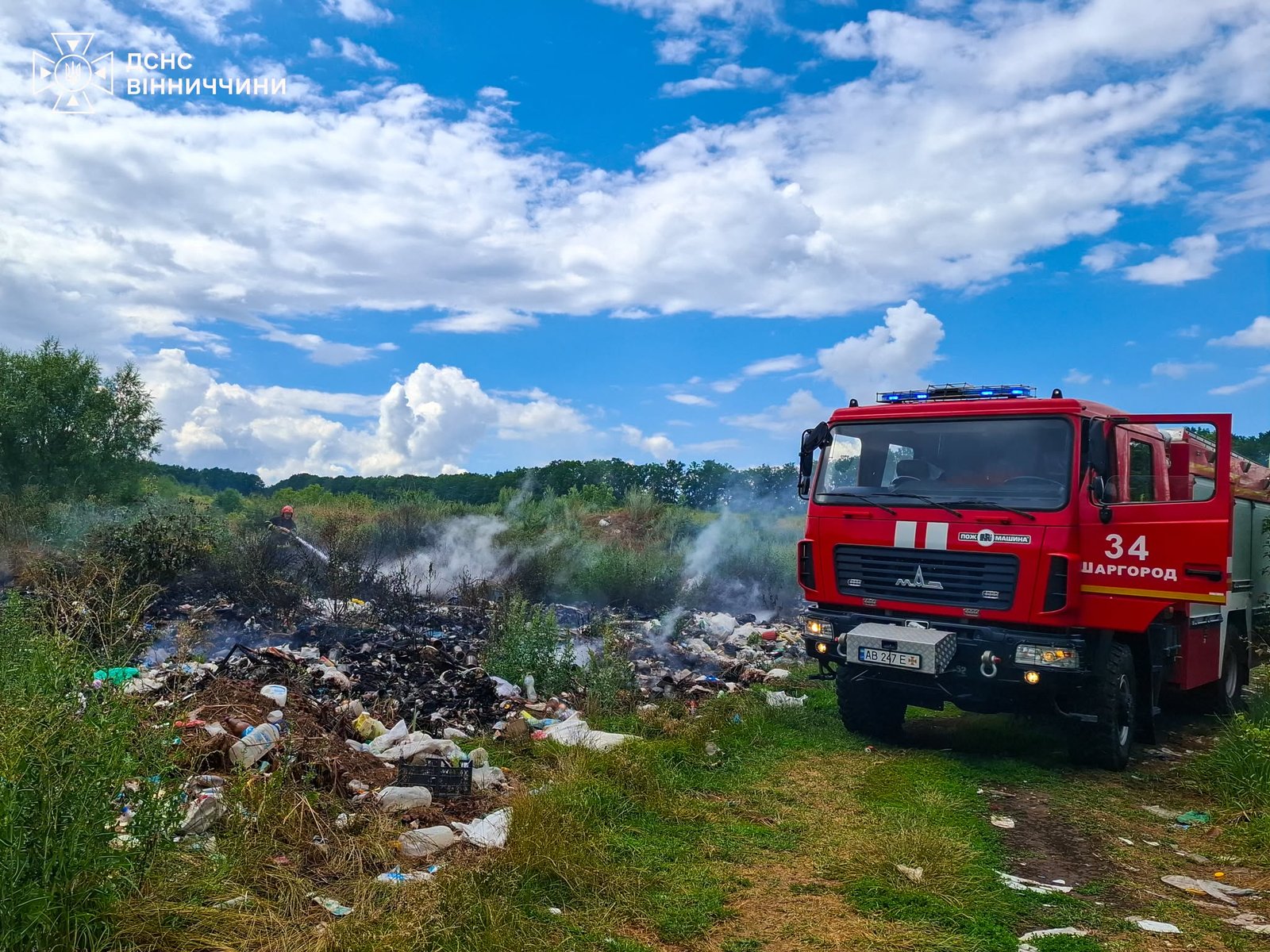 За добу на Вінниччині сталося 12 пожеж: вогонь охопив понад три...