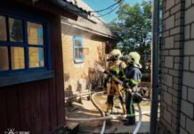 На Вінниччині вогонь з гаража перекинувся на літню кухню через коротке замикання