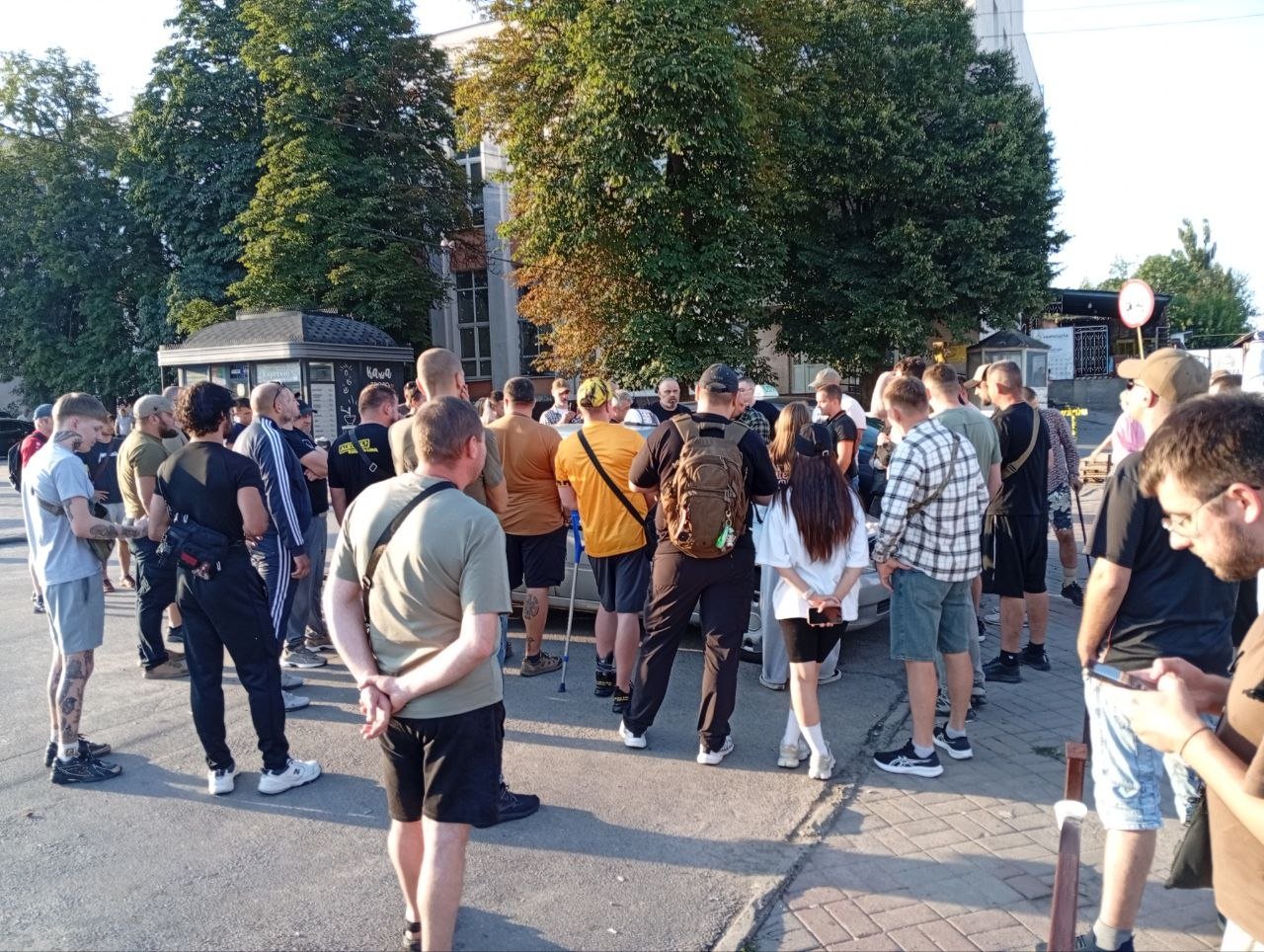 «Немає власних точок»: у Вінниці близько сотні ветеранів вийшли на розмову...