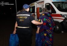У Вінниці рятувальники та медики зустріли евакуйованих із прифронтових територій