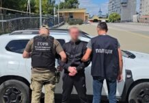Молдова екстрадувала в Україну 30-річного вінничанина, якого підозрюють в організації схеми втечі ухилянтів за кордон