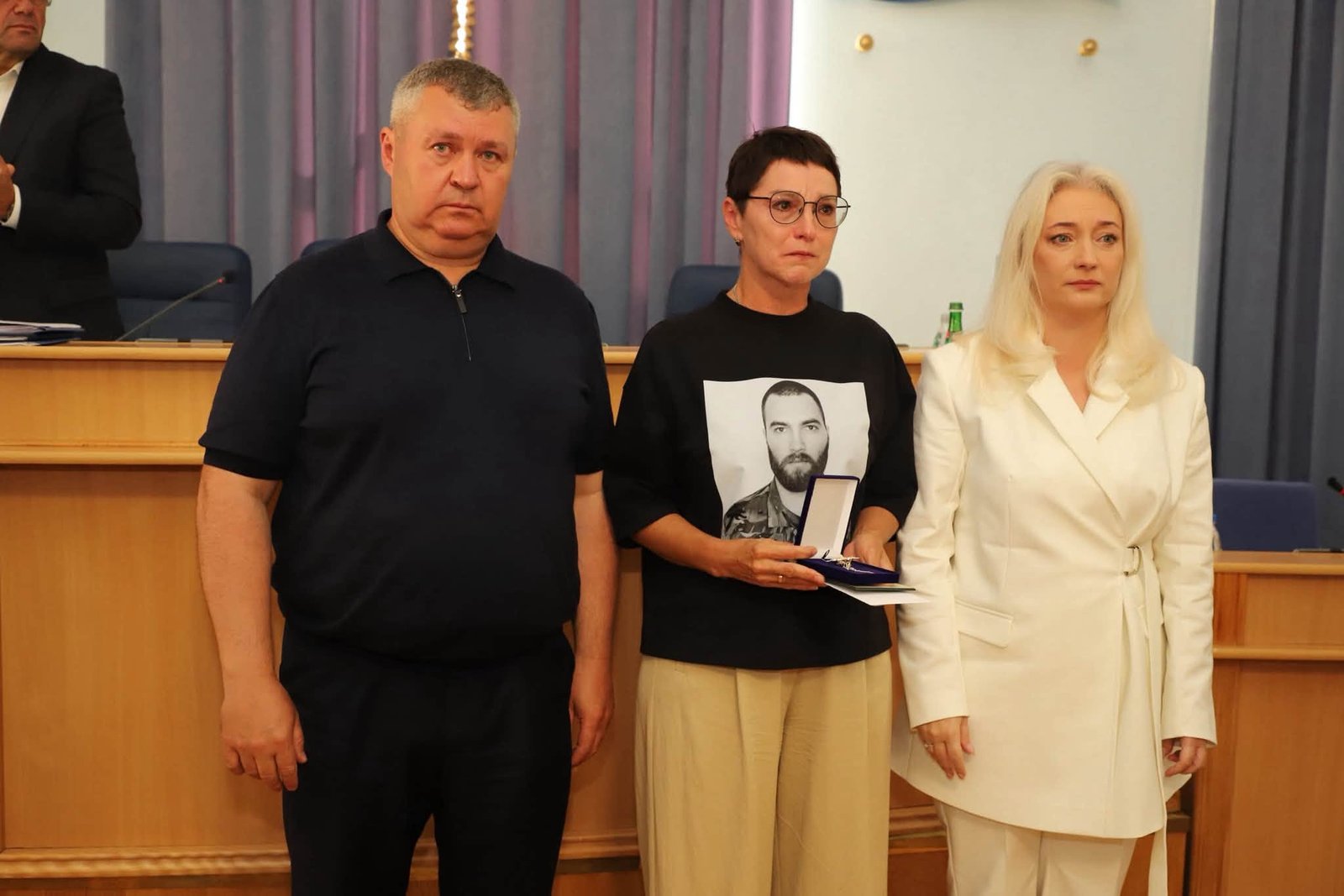 Герої, військові та волонтери: 18 жителів Вінниччини нагородили почесною відзнакою «За...