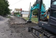 12 нових люків і тверде покриття: у Вінниці ремонтують провулок Гайдамацького