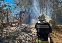 Діти розпалили багаття: на Вінниччині вогонь перекинувся на господарську будівлю