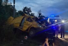 Аварія на Вінниччині: пасажир до приїзду рятувальників витягнув водія