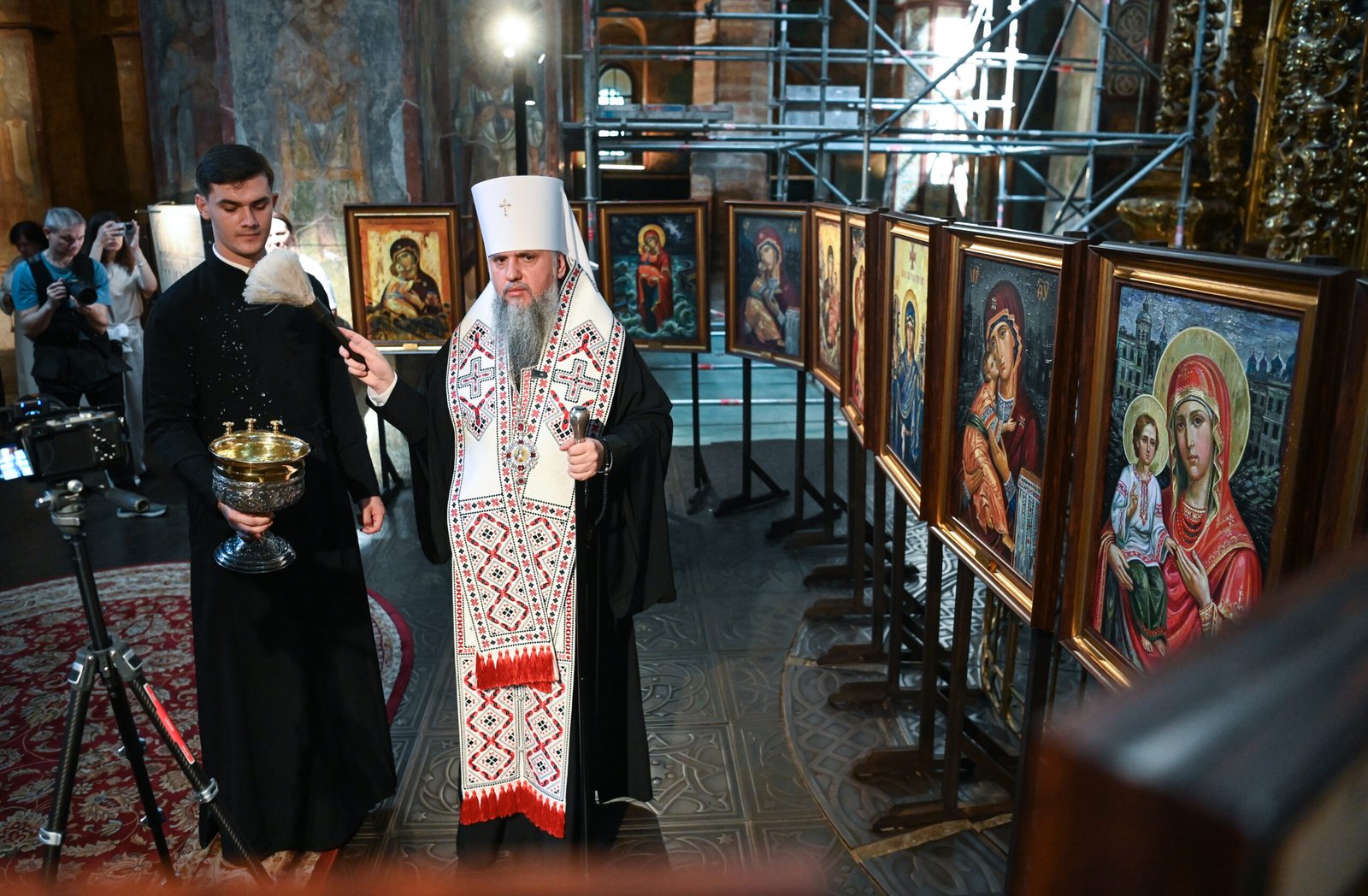 Вінничани започаткували міжнародний проєкт духовної дипломатії України під духовним проводом Митрополита Епіфанія