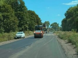На Вінниччині взялися за ремонт дороги Р-17: де працюють дорожники