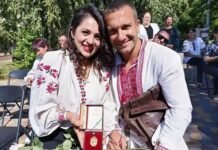 Виховують 10 дітей: дружина міграційника з Вінниччини отримала звання «Мати-героїня»