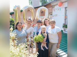 Доглядає квіти, робить зарядку й опікується чотирма котами: у Вінниці привітали довгожительку Ідею Гуреєву зі 100-річчям