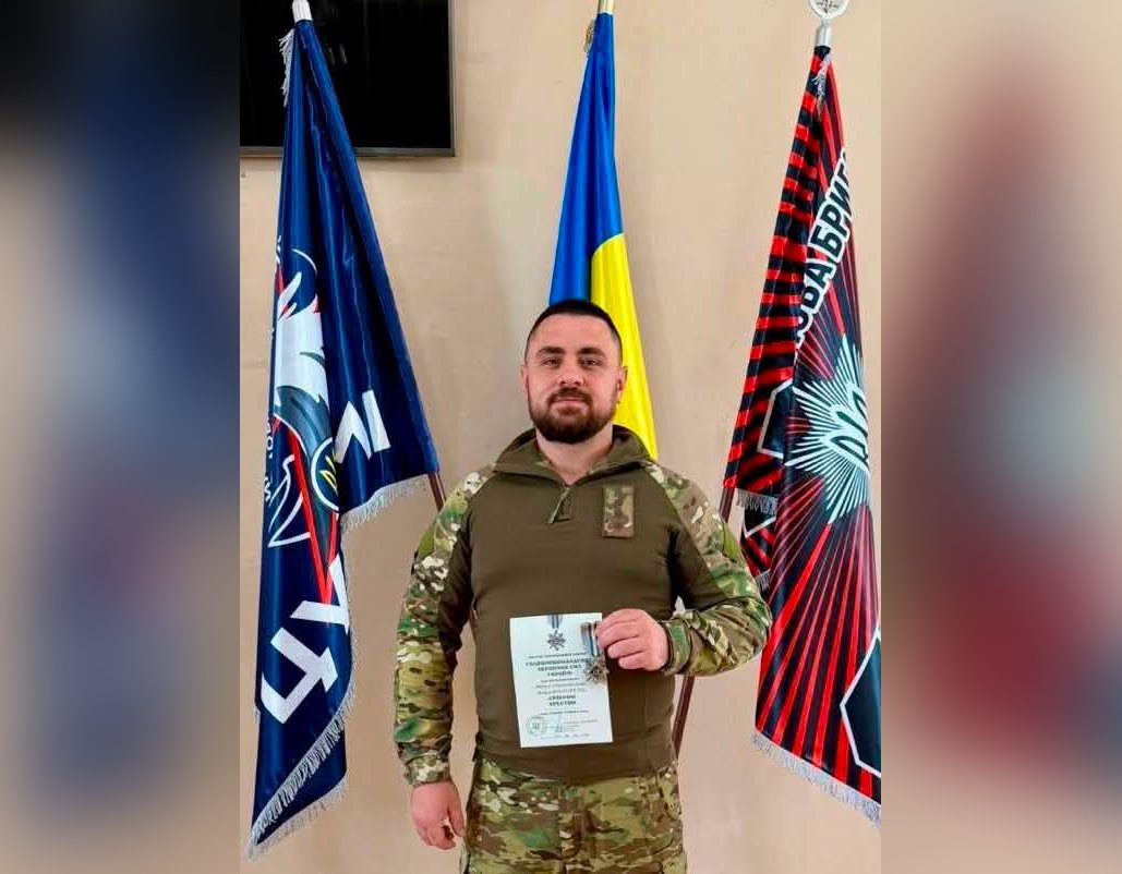 Захисника з Вінниччини нагородили «Срібним Хрестом» за мужність і відвагу