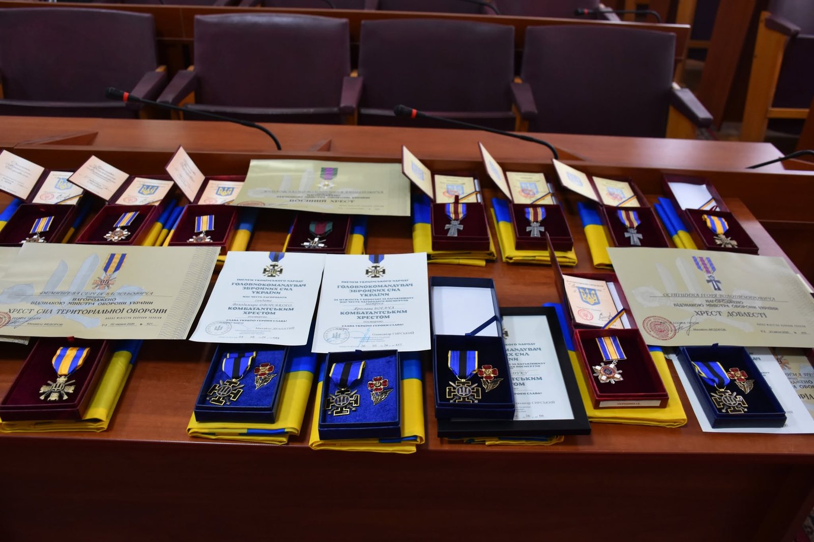 На Вінниччині посмертно відзначили 14 захисників державними та військовими нагородами