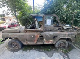 У Вінниці з дворів та узбіч прибирають покинуті автівки