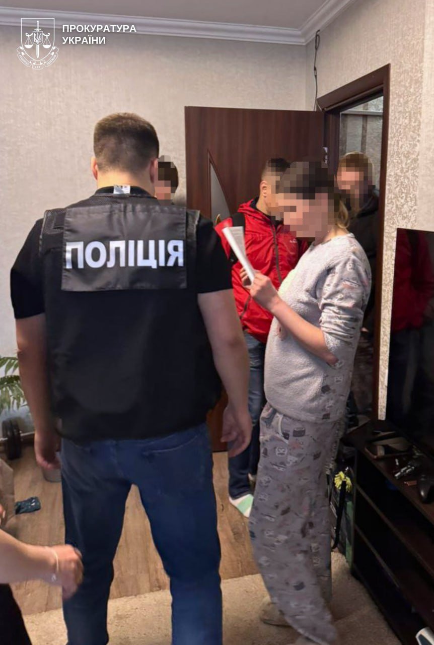 Махінації на 400 тисяч гривень: у Вінниці викрили схему фіктивного працевлаштування...