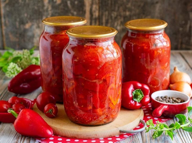 Класичне лечо з перцю та помідорів на зиму