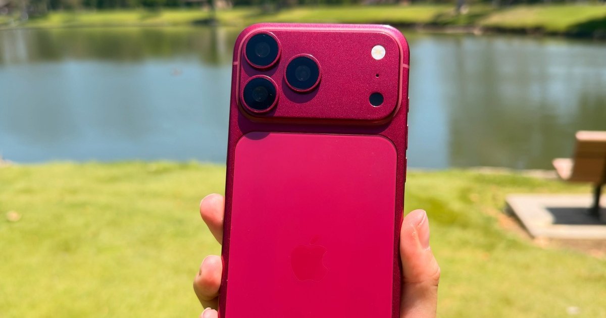 Майже 7,5 тисячі iPhone 18 вже ввезли в Україну: скільки сплатили...