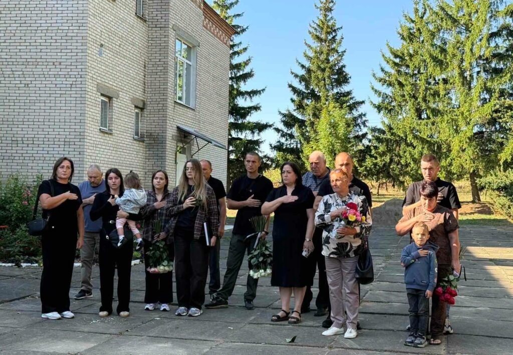 На Гайсинщині відкрили меморіальну дошку на честь 26-річного Героя Владислава Яковенка