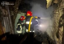 На Вінниччині 70-річний чоловік постраждав під час гасіння пожежі