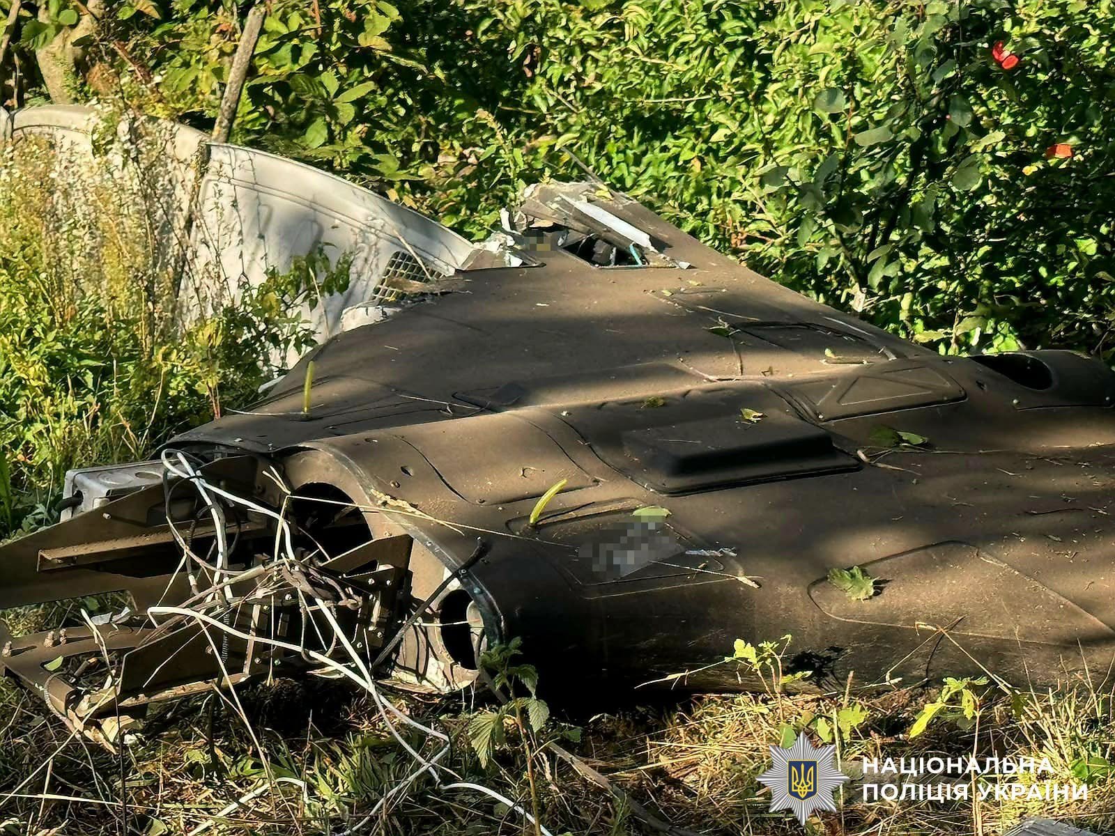 Поліція Вінниччини застерігає: уламки збитих дронів «Герань» можуть містити нездетоновані бойові...