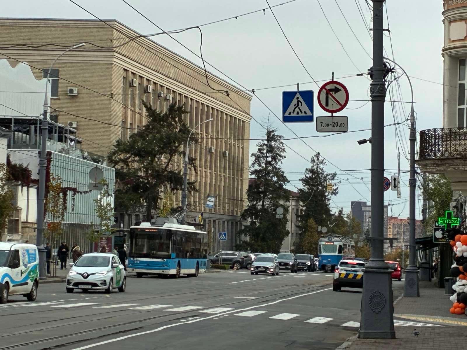 У Вінниці ремонтуватимуть водогони та тимчасово вимикатимуть світло за низкою адрес