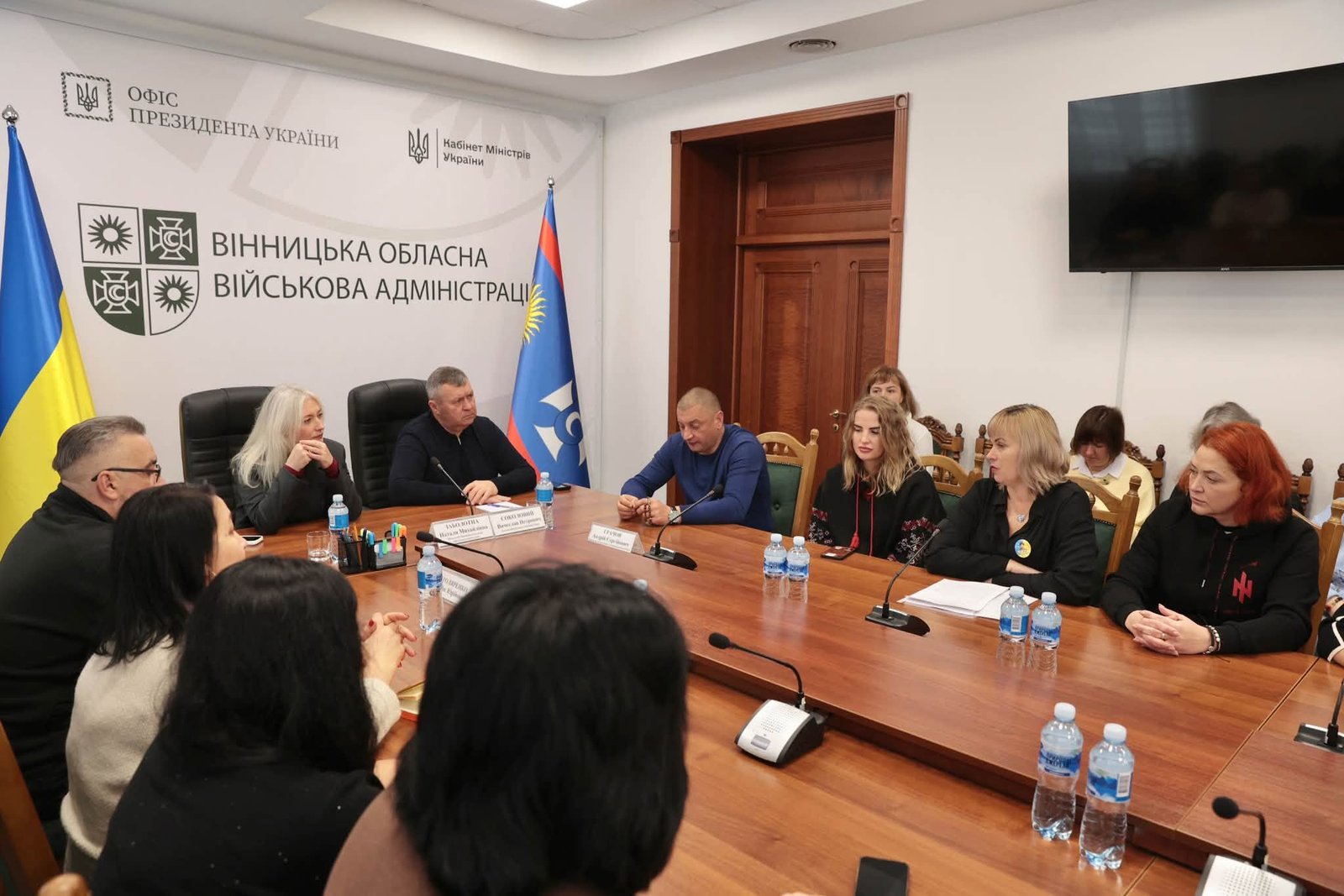 Пантеон Героїв і нові пільги: про що радилися з родинами загиблих у Вінниці
