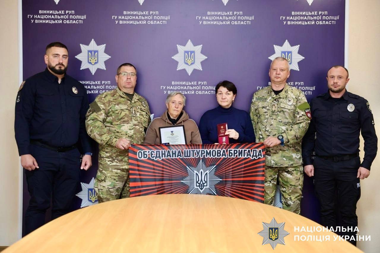 Ордени «За мужність» отримали родини двох полеглих бійців бригади «Лють» на...