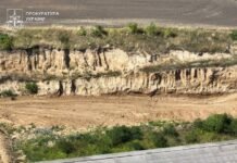 На Вінниччині підприємство без дозволів видобуло майже 8 тисяч кубометрів суглинку